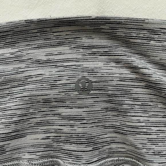 Cropped Lululemon leggings - Picture 2 of 2